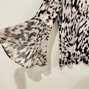 Calvin Klein Women's Monochrome Abstract Blouse